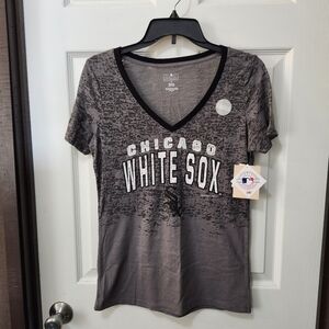 NWT Chicago White Sox Short Sleeve Gray Tshirt. Size M